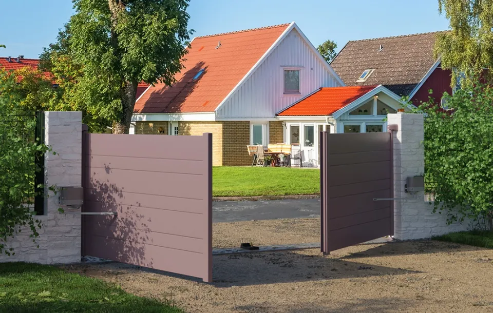 Préfalu PILAT portail battant aluminium plein