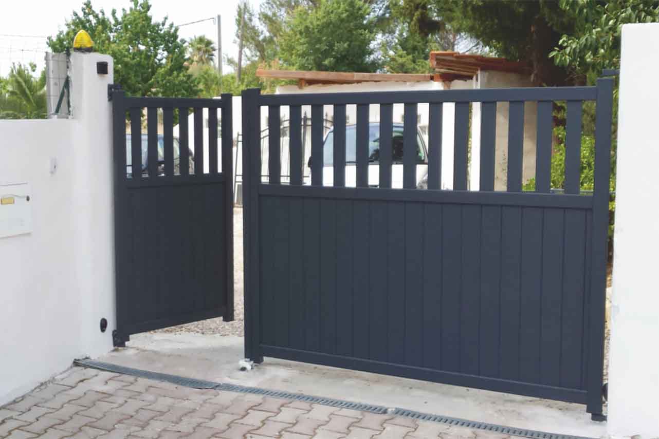 METAL GARDEN Semi Plein portail battant alu 3500 mm occultant