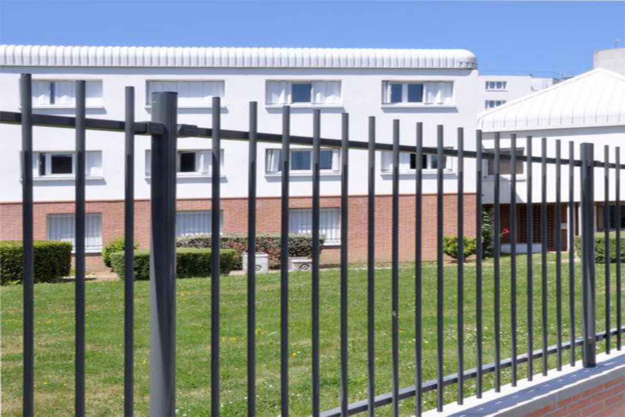 METAL GARDEN Barreaudages Acier tubes passants 1500 mm panneau