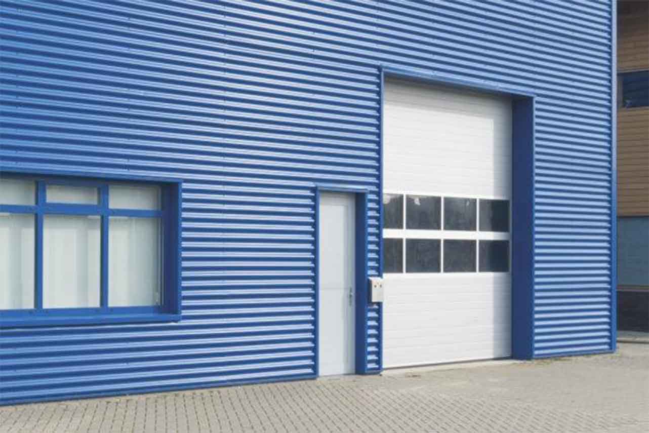 Metal Garden Porte industrielle levante vitrée alu woodgrain L