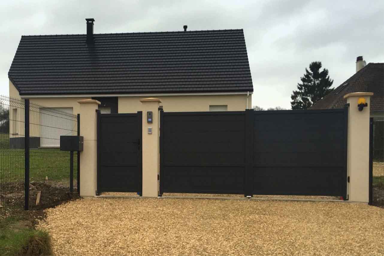Metal Garden Traversant portail battant alu plein 3500x1600 mm