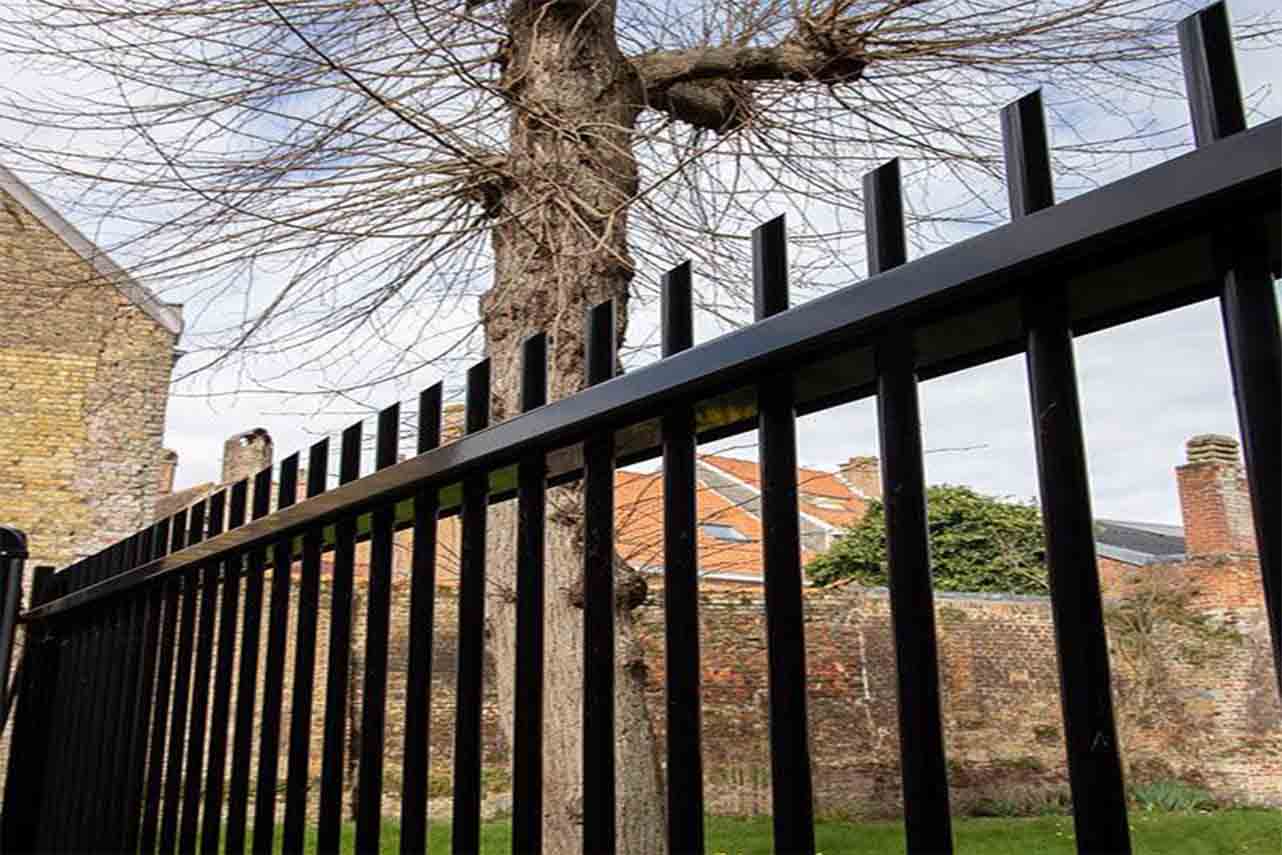 METAL GARDEN Barreaudages Acier biseauté panneau 1500 mm