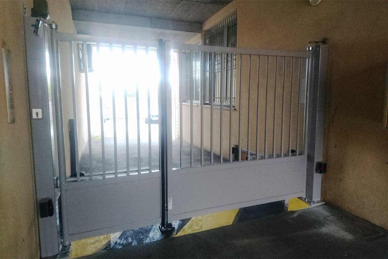 Metal Garden Battants Acier portail battant 3000x1500 soubassement
