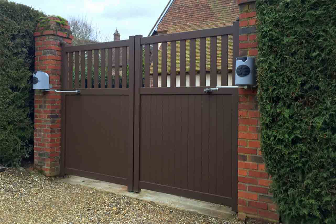 METAL GARDEN Semi Plein portail battant alu 3500 mm occultant