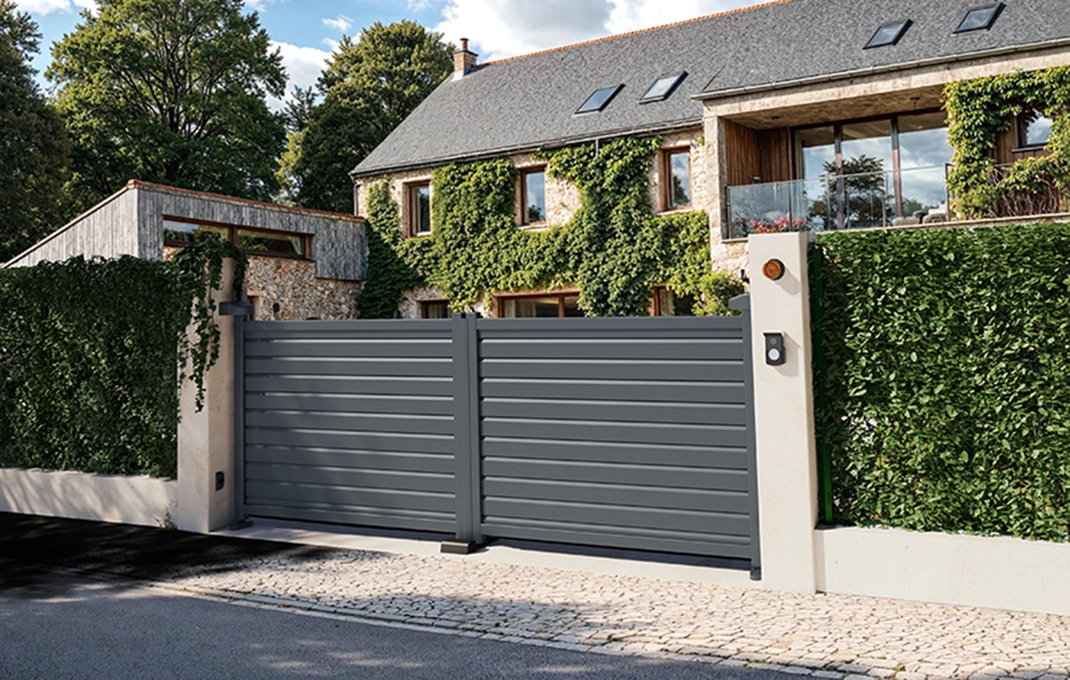 Préfalu TILL portail battant aluminium jardin droit